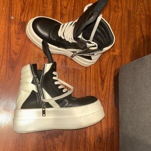 Stylish Black and White High-Top Women's Sneakers